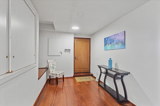 Building Photo - 753 Launa Dr