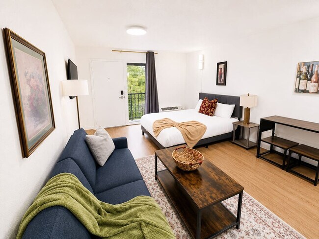 Building Photo - 824 Camino La Costa
