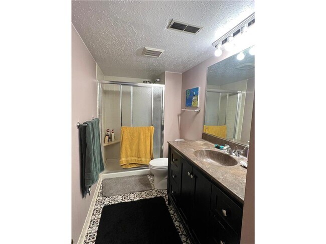 Building Photo - 520 Lake Summit Ct