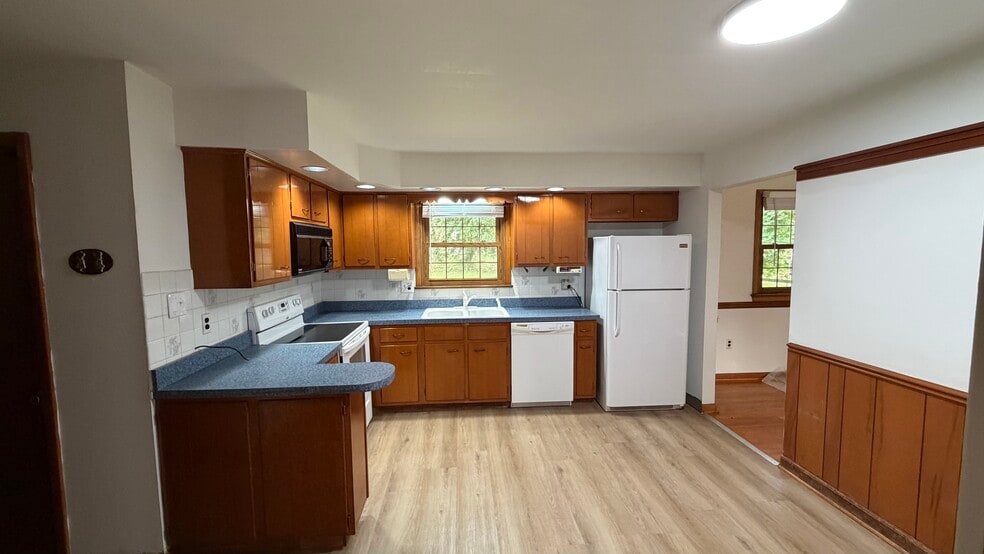 Kitchen - 2923 Shipley Rd