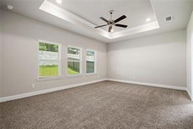 Building Photo - 4 Bedroom in West Mobile, Only a Few Years Old