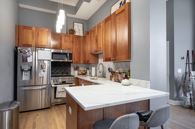 Building Photo - 4662 N Winthrop Ave