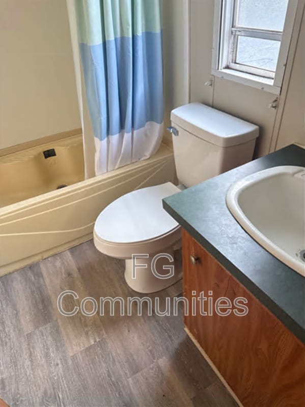 Building Photo - 3160 Dunn St