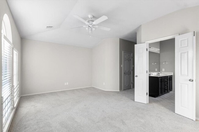 Building Photo - 10525 Hainsworth Park Dr