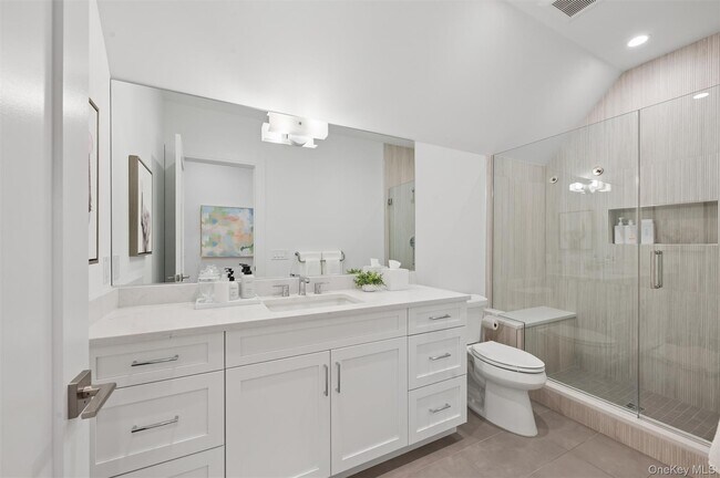 Building Photo - 17 Happy Ln