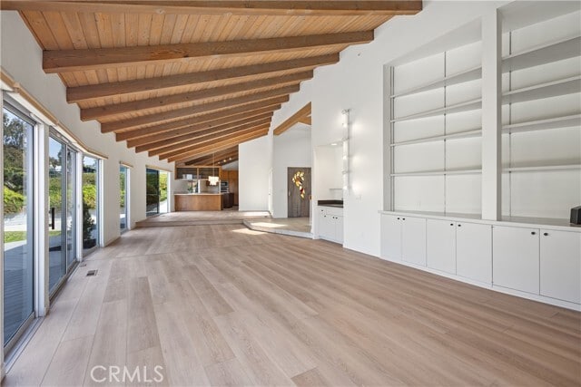 Building Photo - 504 Avenida La Costa