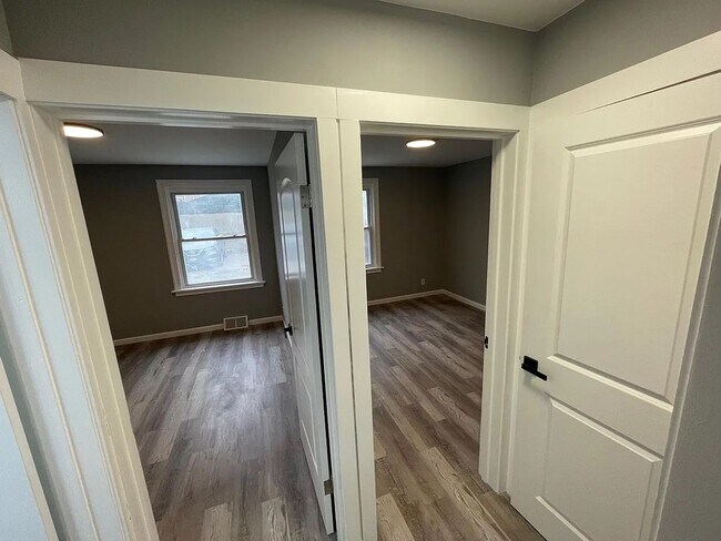 Building Photo - 1509 Rockland Ave