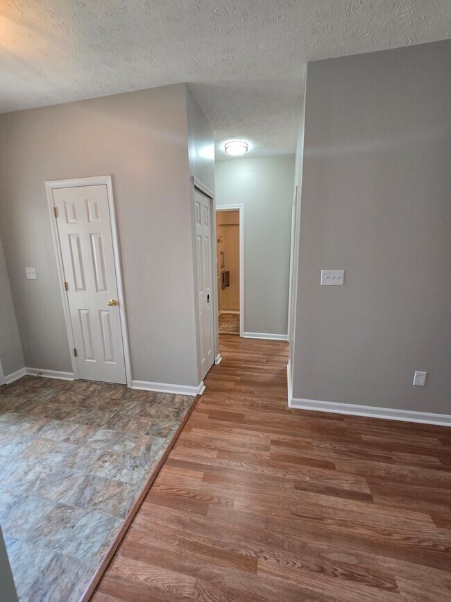 Building Photo - Nice Three Bedroom Home in Franklin, IN