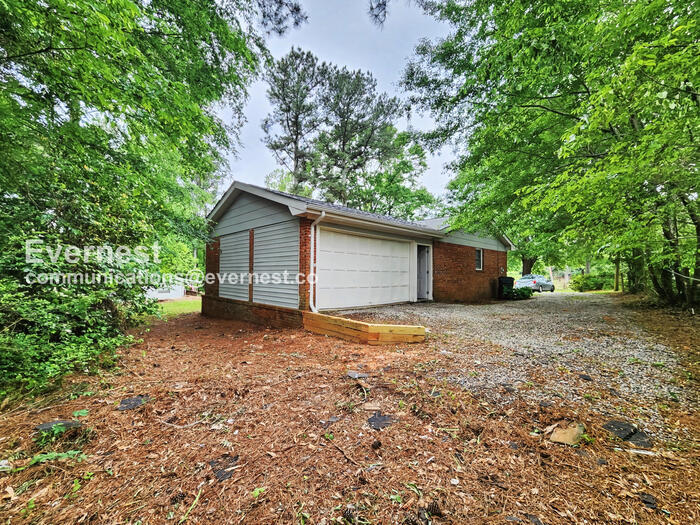 Building Photo - 624 Cannon Dr