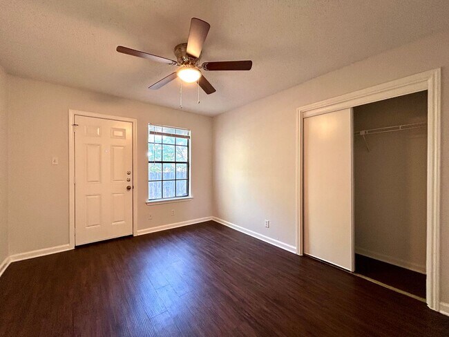 Building Photo - 9317 Kempler Dr