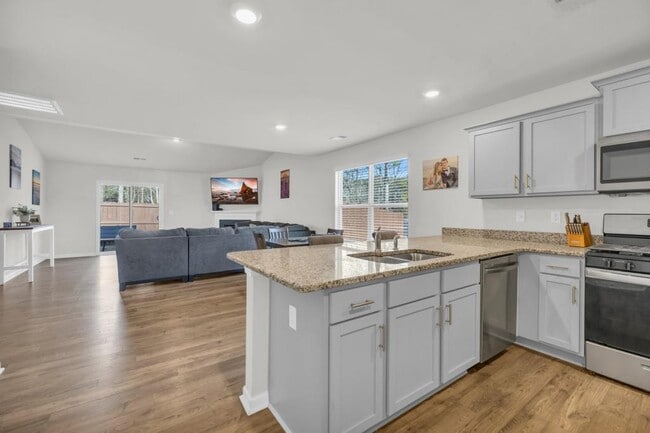 Building Photo - 116 Antler Crk Ln