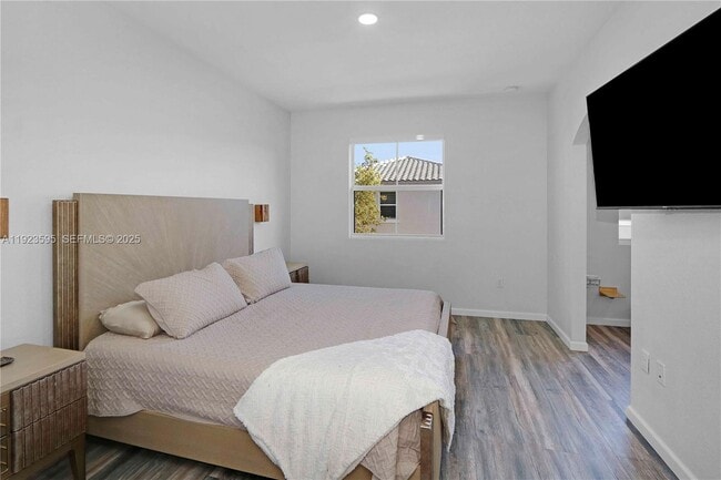 Building Photo - 1458 SE 26th Ave