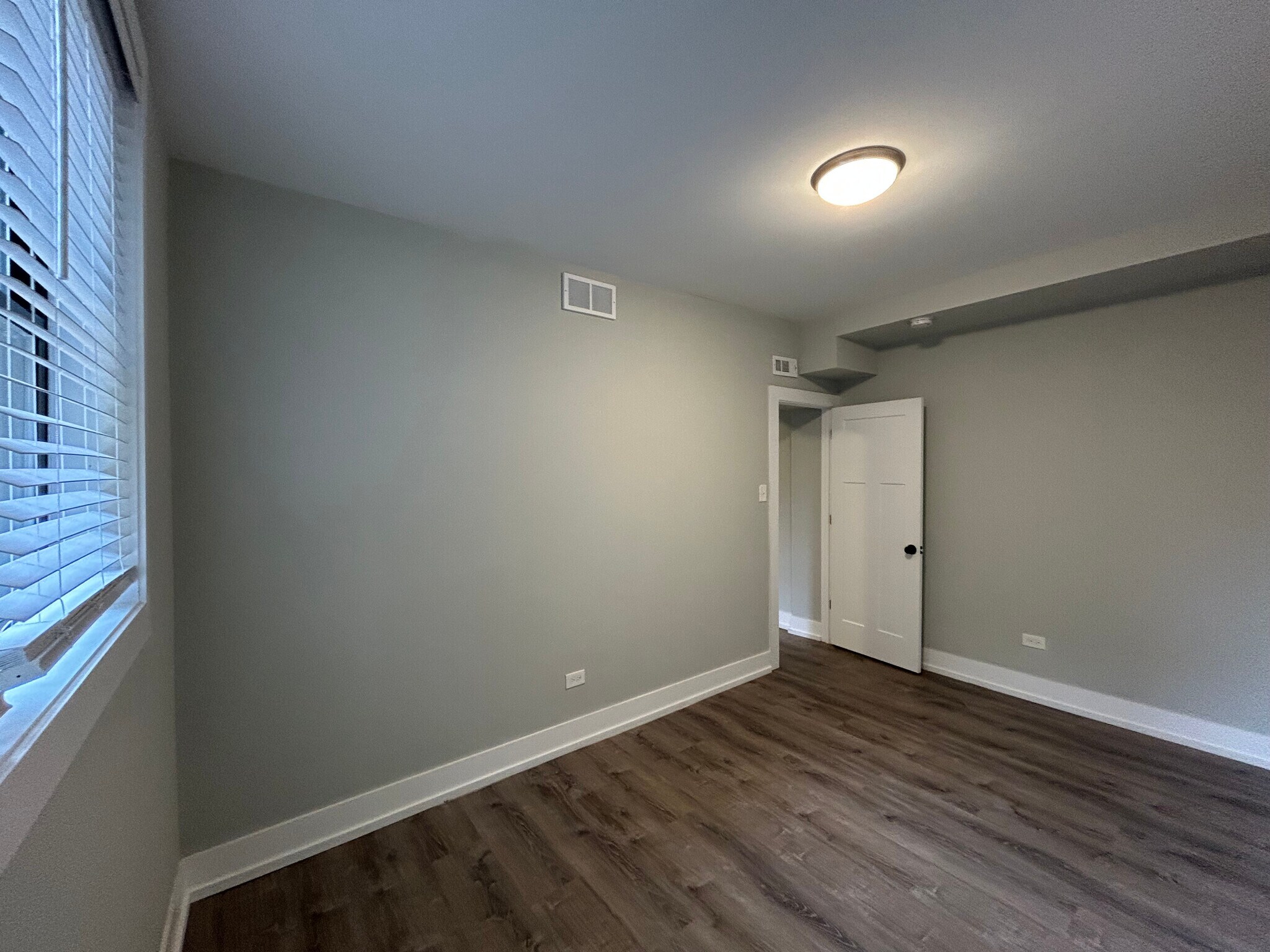 Building Photo - 1128 Maple Ave