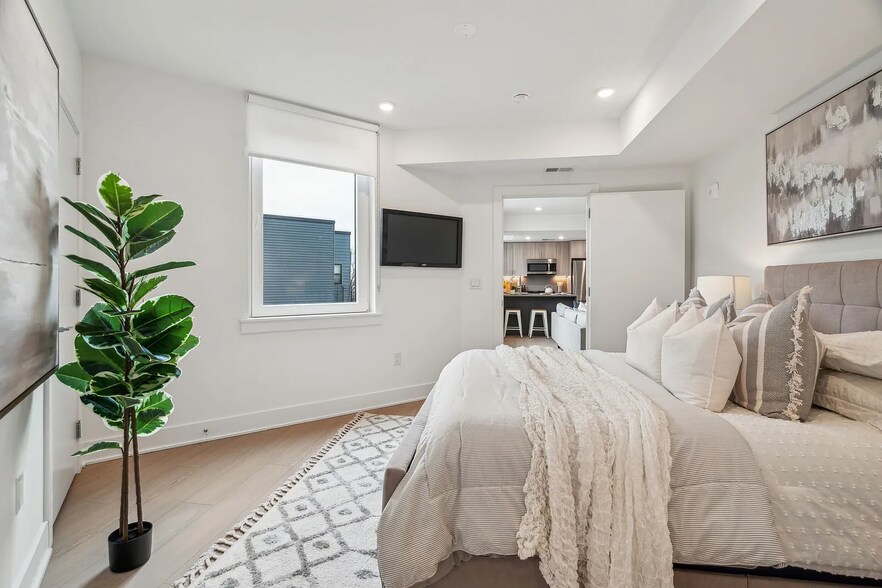 Building Photo - 2000 Dreer St