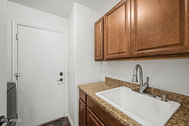Building Photo - 25537 W Forest Grove Ave