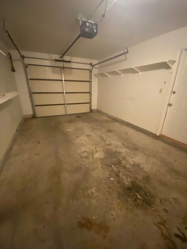 Building Photo - 1014 Plaza Del Sol