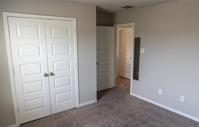 Building Photo - 7010 Silverleaf Oak St