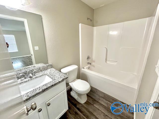 Building Photo - 228 Dormont Dr NE