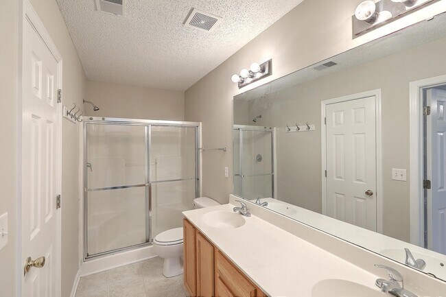 Building Photo - 8074 Shadow Oak Dr