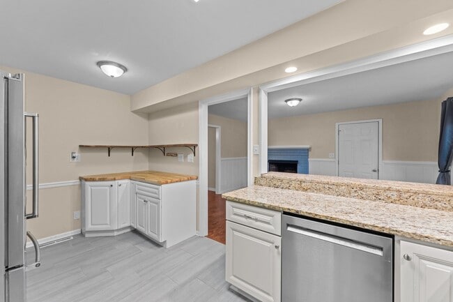 Building Photo - 1132 Sippel Dr