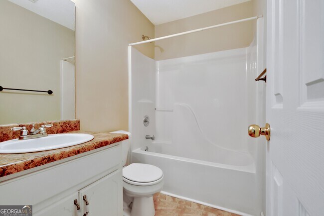 Building Photo - 45 Paces Landing Dr