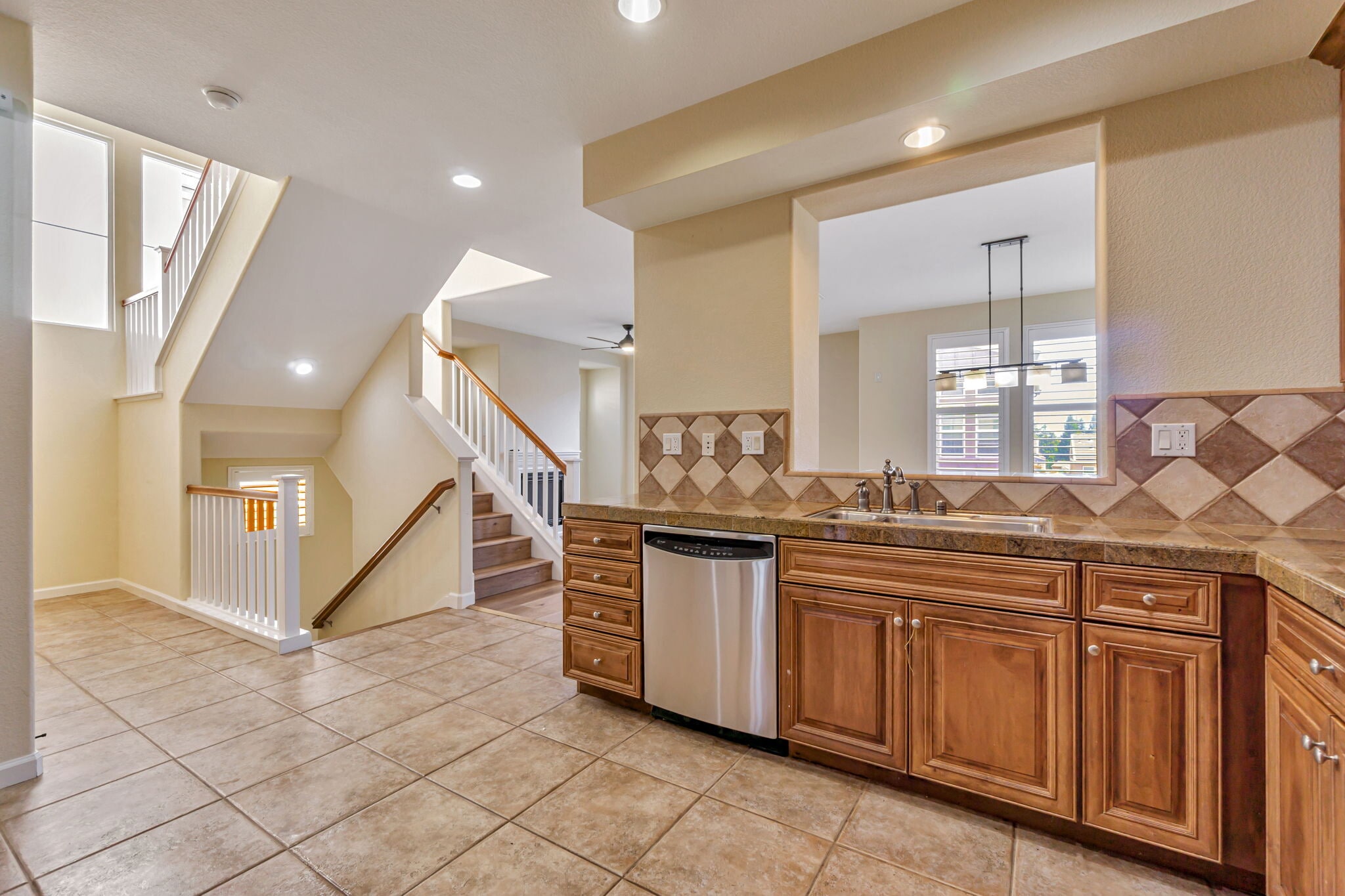 Building Photo - 2678 Deerwood Dr