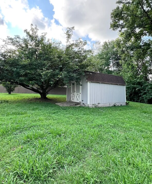 Building Photo - 1816 Devon Dr