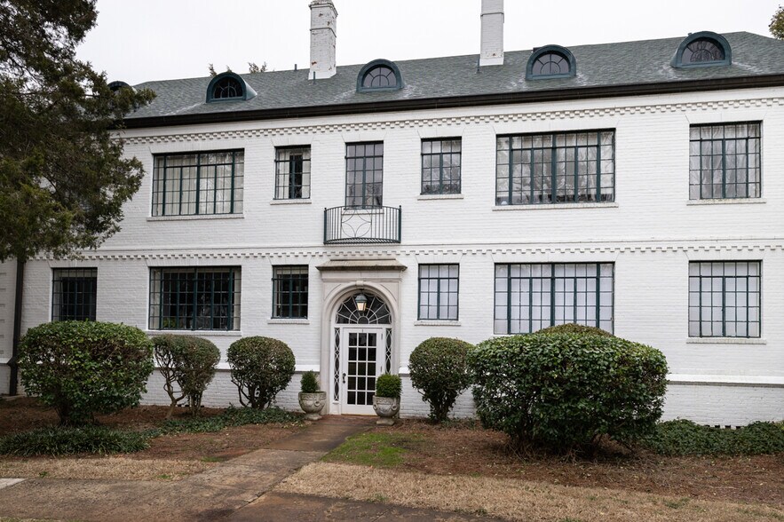 Building Photo - 1700 N Elm St