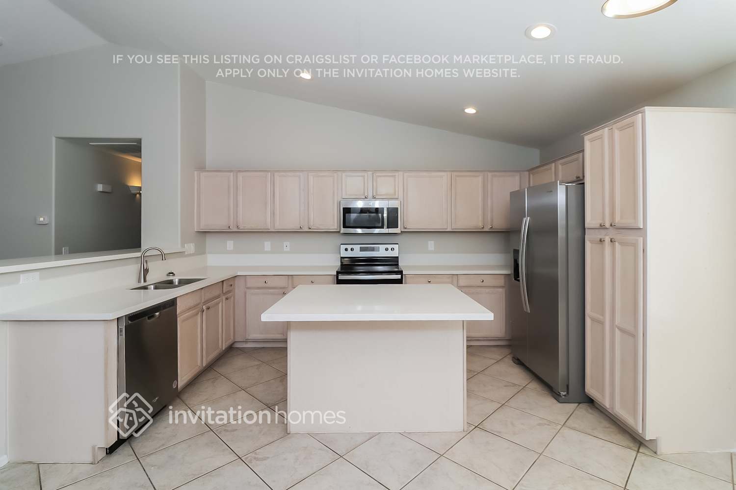 Building Photo - 12506 W Lincoln St