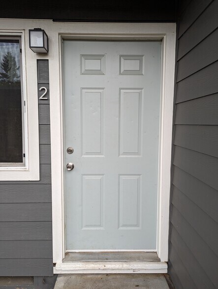 Ground floor front door - 1626 Southeast Lexington Street
