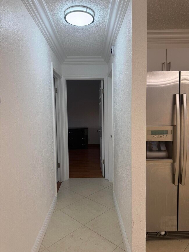 Building Photo - 110 Cypress Club Dr