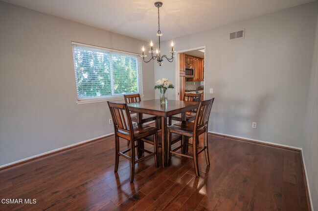 Building Photo - 3065 Starling Ave
