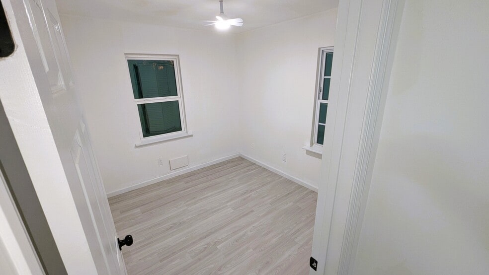 Building Photo - 6454 Boca Grande Blvd
