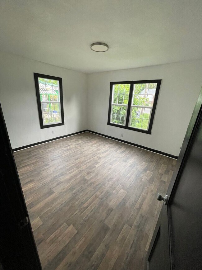 Building Photo - Two Bedroom One Bath Rental $900/month