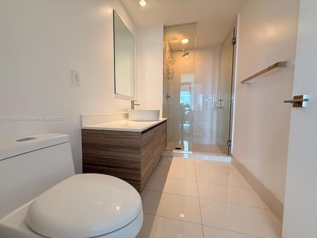 Building Photo - 121 NE 34th St