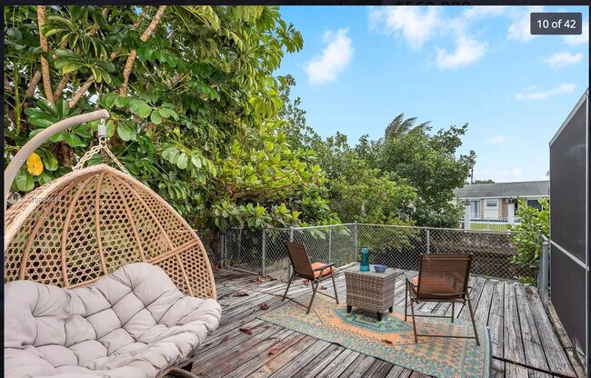 Building Photo - 2300 NE 193rd St