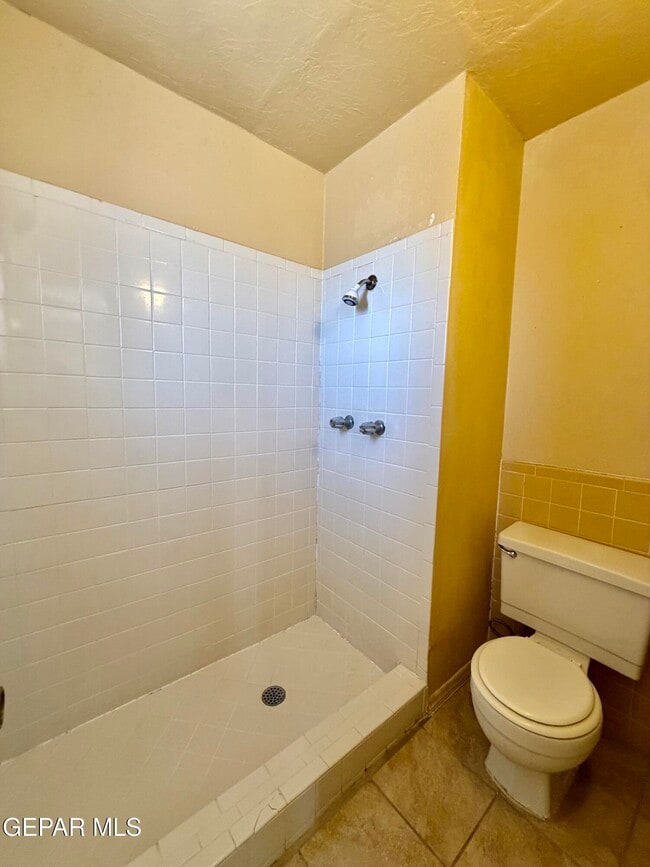 Building Photo - 317 Bright Water Ln