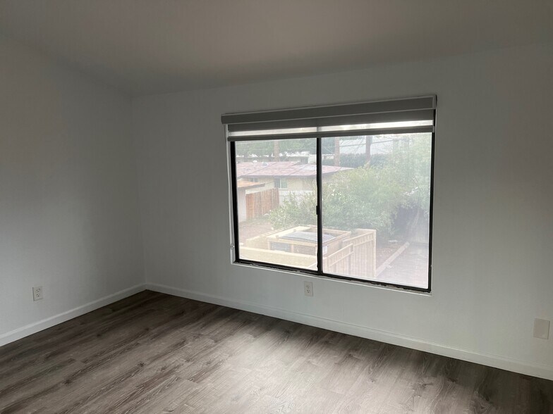 Building Photo - 7835 E Glenrosa Ave