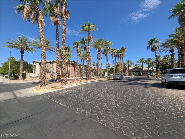 Building Photo - 8000 W Badura Ave