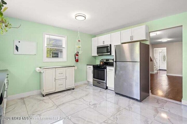 Building Photo - 109 S Main St