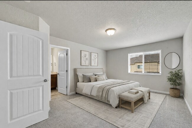 Building Photo - $2,040.95 -  3 bed, 2.5 bath Townhome in CO Springs with Central AC!