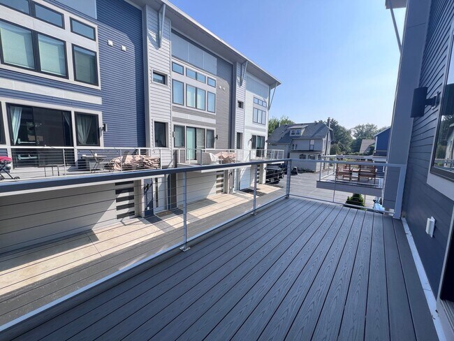 Building Photo - Two Bedroom Condo on Lookout Hill in Grand...