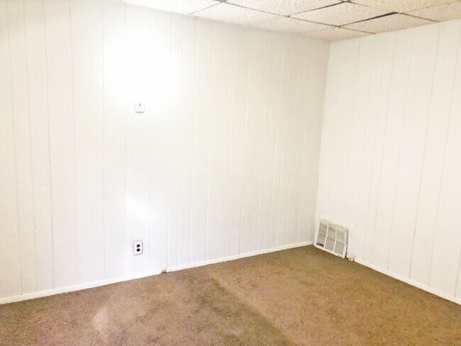 Building Photo - 7815 Jeffries Ave