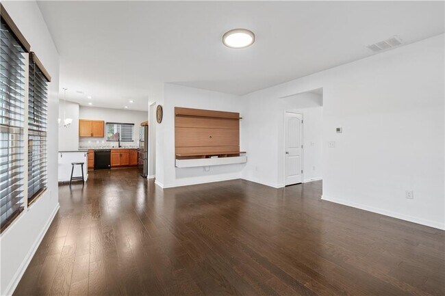 Building Photo - 1586 Garden View Dr