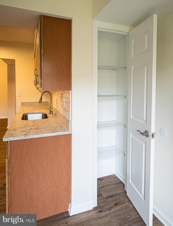 Building Photo - 15210 Elkridge Way