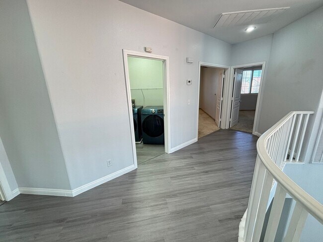 Building Photo - Elegant 4Bed/5Bath/3Car gated residence located near Silverado Ranch
