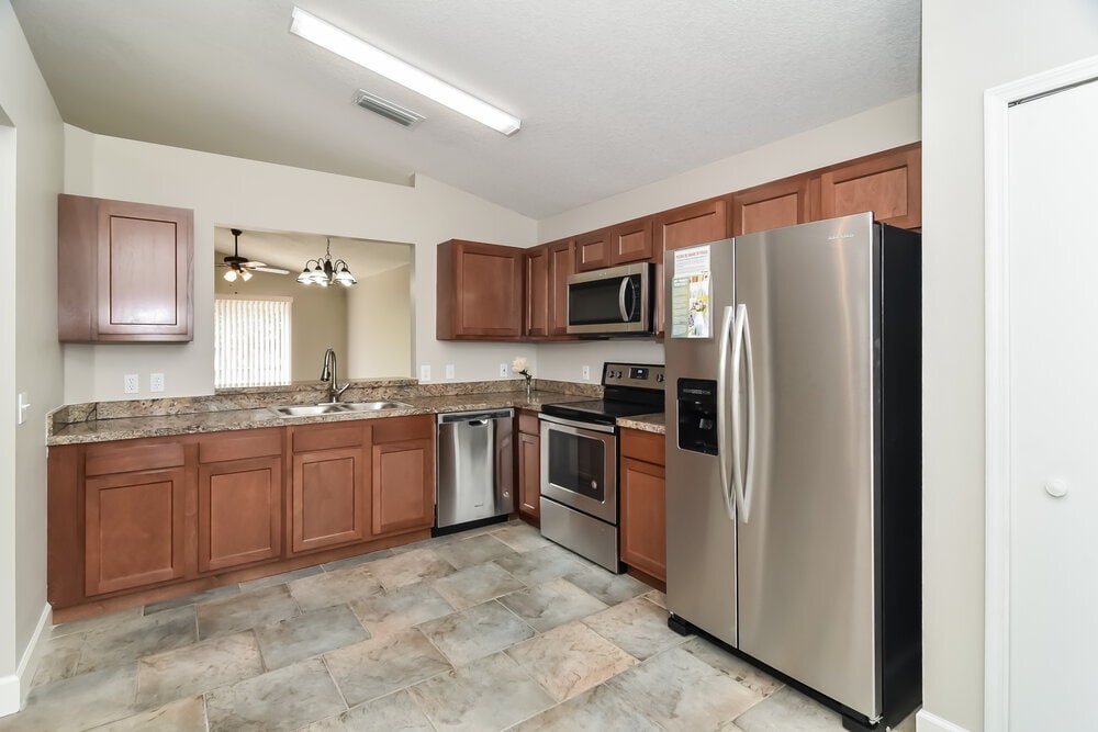 Building Photo - 2025 Donegan Pl