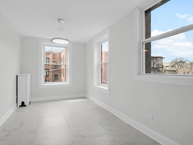 Building Photo - 5132 S Drexel Ave