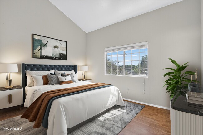 Building Photo - 930 N Mesa Dr