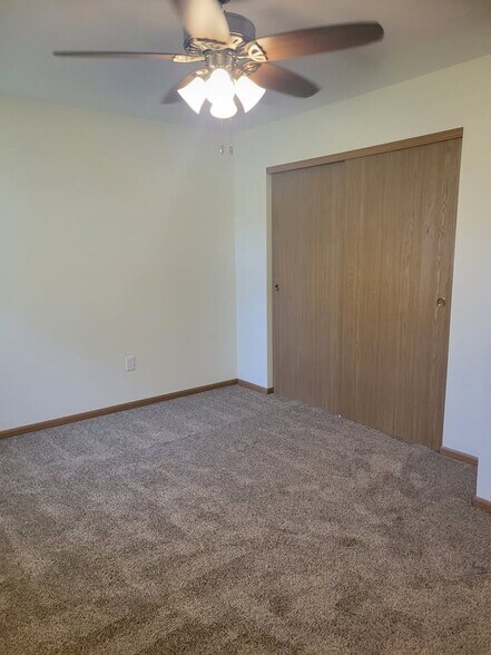 Building Photo - 703 S Main St